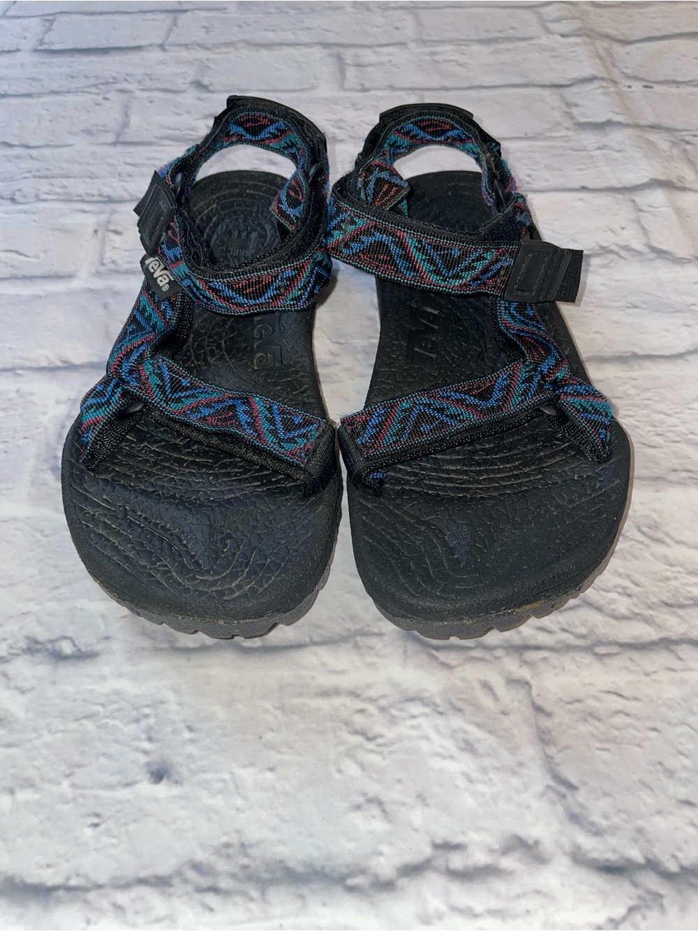 Teva Terradactyl Black and Blue Patterned Adventure Sandals Size 7 - Picture 2 of 10